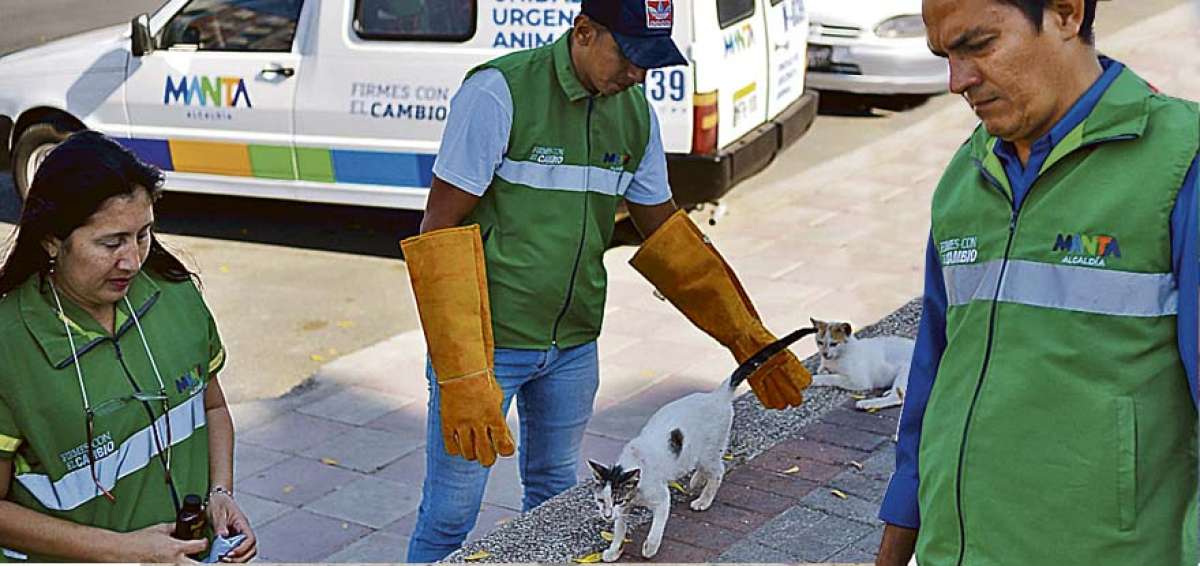 El Alcalde dijo que Manta apunta a convertirse en la primera ciudad animalista del pa&iacute;s y la entrega de esta unidad es un avance.