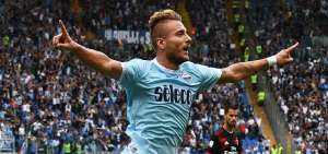Lazio frena al Milan con triplete del delantero Ciro Immobile