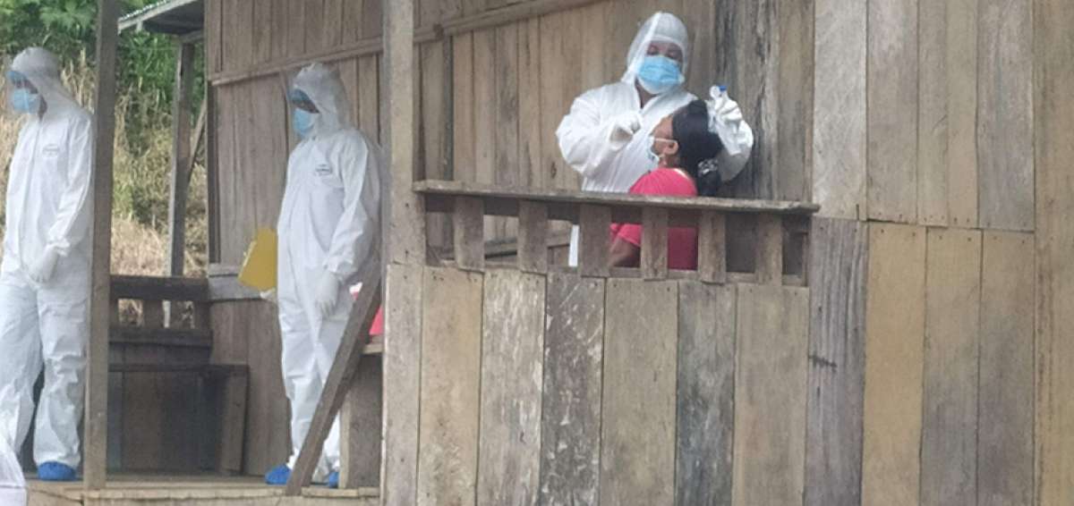 Se tomaron 23 muestras para pruebas r&aacute;pidas y se confirm&oacute; la presencia del virus en 18 miembros de la comunidad de Chontaduro, en Eloy Alfaro.