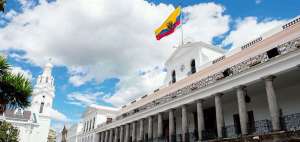 Empresas p&uacute;blicas&nbsp;Enfarma, Fabrec y Cementera del Ecuador son eliminadas v&iacute;a decreto