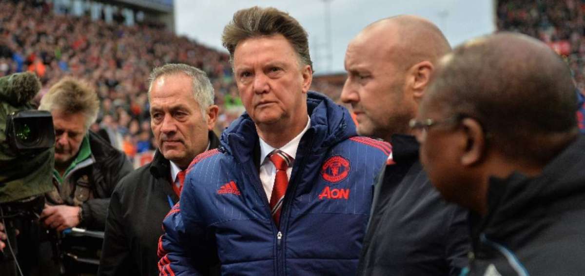 Van Gaal se juega el puesto ante Chelsea; Leicester y City el liderato