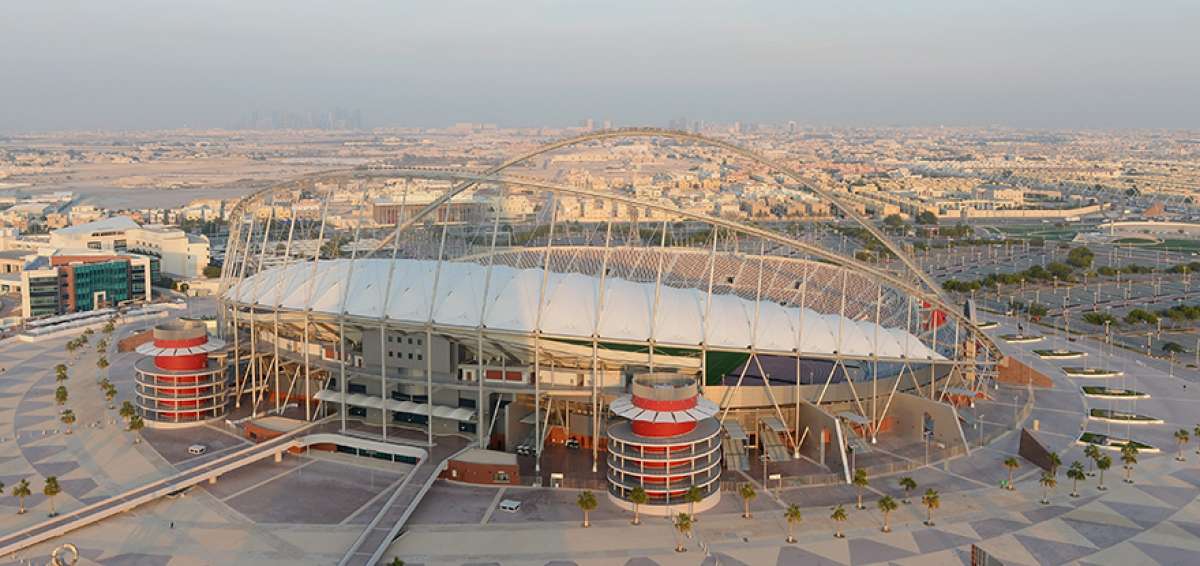 Catar inaugur&oacute; en mayo el Khalifa International Stadium de Doha, primer estadio refrigerado al aire libre del mundo.     