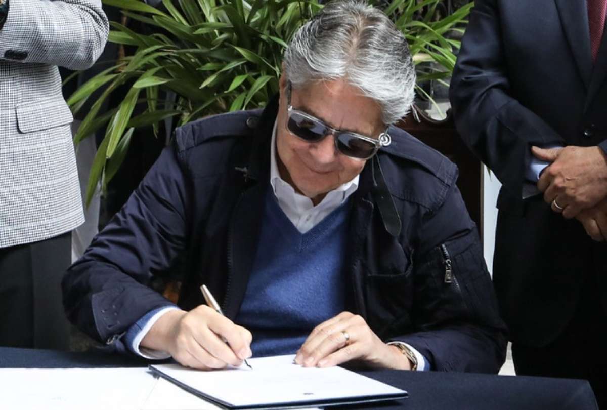 La norma prevé que los profesionales de la salud cuenten con un régimen especial dentro del servicio público.