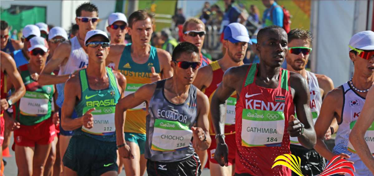 Andr&eacute;s Chocho (centro) compiti&oacute; en las pruebas de 20 y 50 kil&oacute;metros durante los Juegos Ol&iacute;mpicos de 2016; fue descalificado en ambas. Hoy inicia el ciclo ol&iacute;mpico que terminar&aacute; con los juegos de Tokio en 2020. 