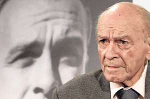 Imagen de una entrevista que concedi&oacute; el exfutbolista del Real Madrid y ahora presidente honorario, Alfredo Di St&eacute;fano. Foto: EFE.