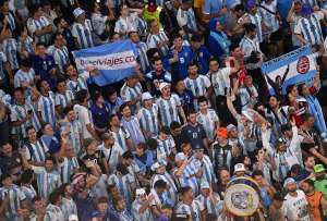 Los hinchas argentinos se han tomado la Copa Mundial de Qatar 2022 con sus cánticos. 