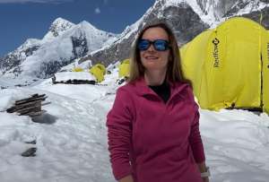 Una alpinista rusa lleva desaparecida desde hace 14 días en medio de la cordillera del Tien Shan. Tiene una pierna rota.