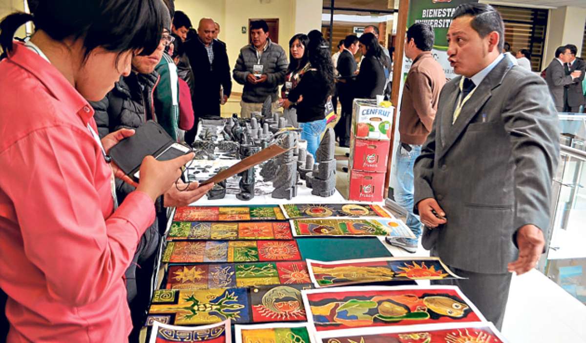 Cerca de 200 alumnos, docentes y representantes de emprendimientos comunitarios tur&iacute;sticos participaron en este encuentro. Foto: Carlos Jim&eacute;nez