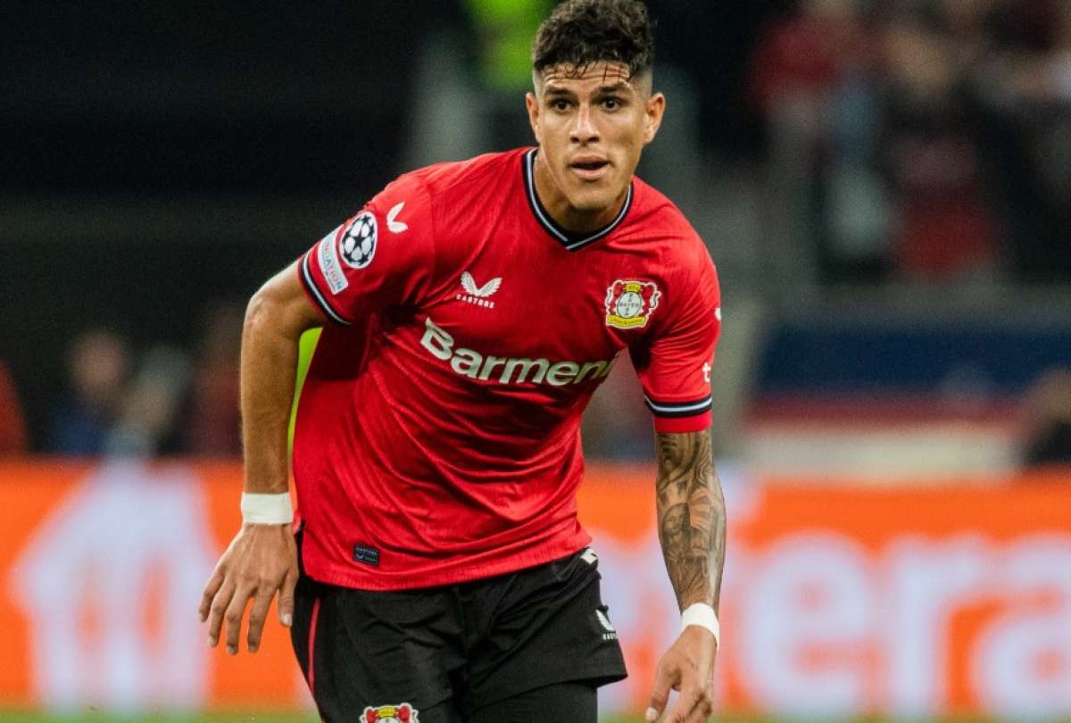 El zaguero Piero Hincapié fue titular los 90 minutos en la Champions League.