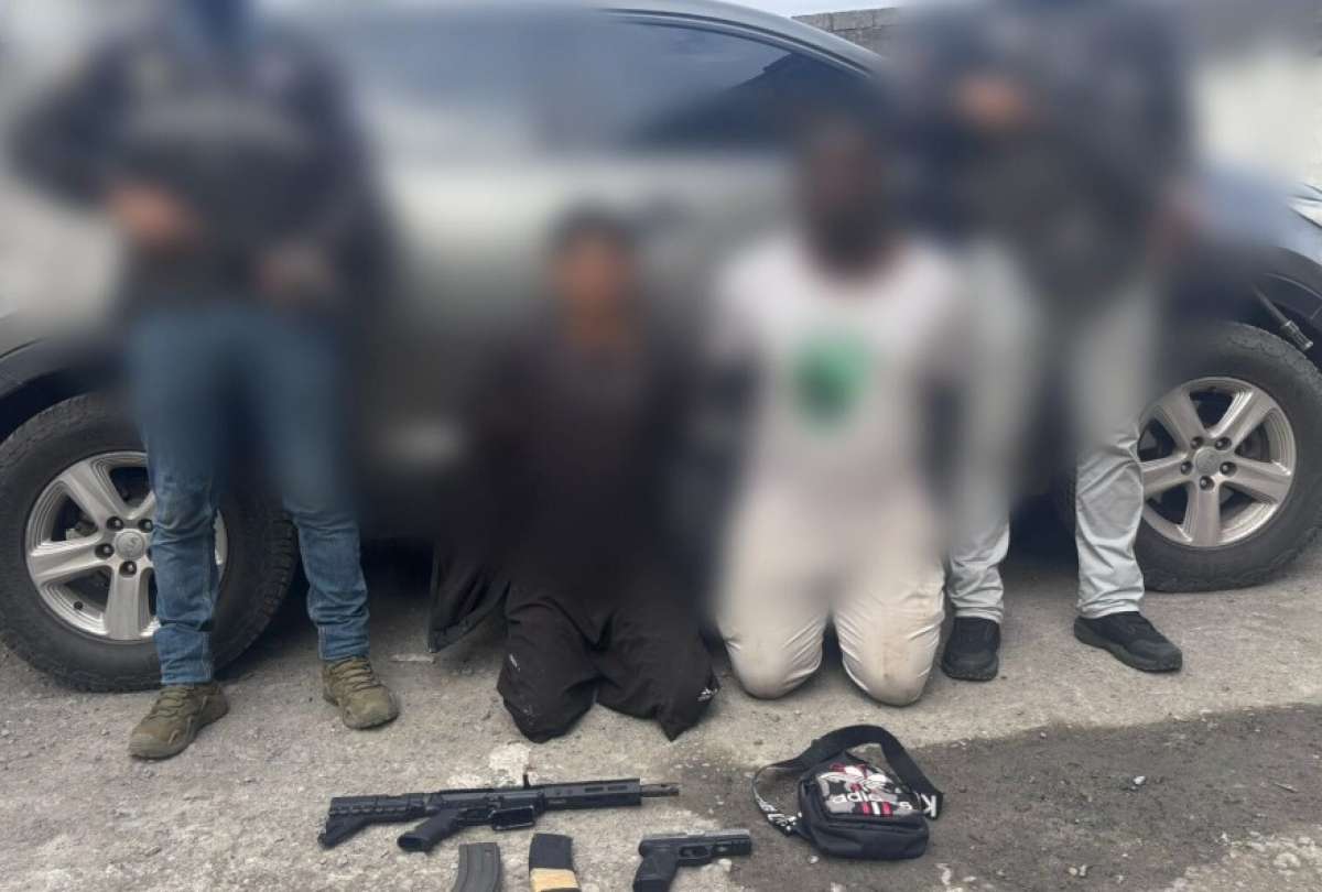 Operativo policial en El Triunfo deja siete liberados y dos aprehendidos por robo de carros