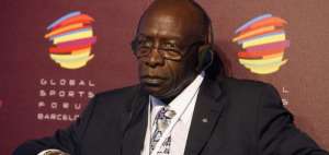 El exdirectivo de la FIFA, bajo arresto domiciliario en Trinidad y Tobago, sostuvo que desde la renuncia a su cargo en 2011 no se le ha pagado la pensi&oacute;n.