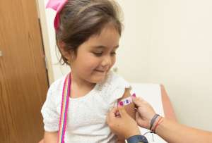 Estados Unidos aprueba la vacunación contra la COVID-19 en menores de cinco años