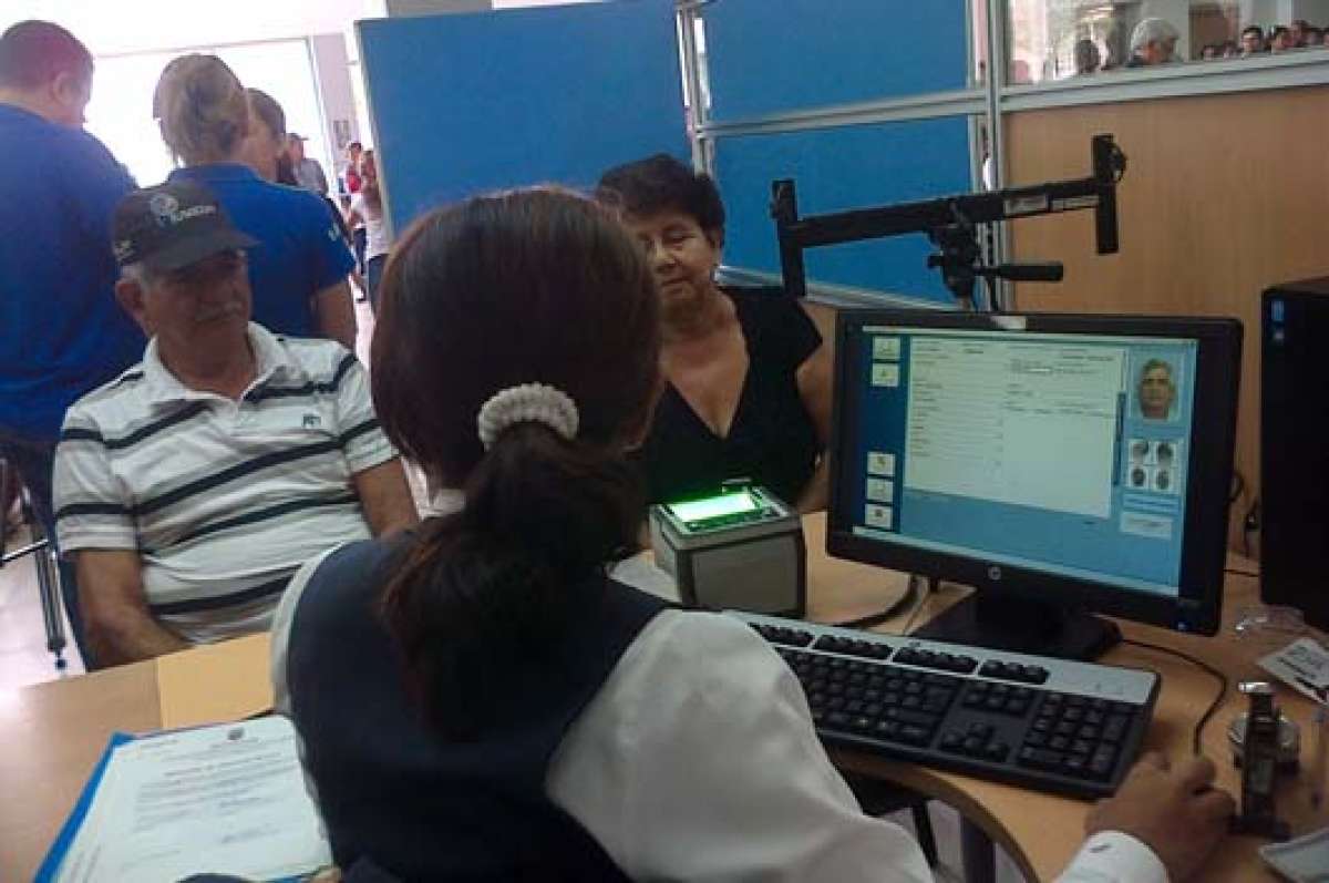 Desde que el Registro Civil de Manab&iacute; dio luz verde al registro de las uniones de hecho, solo tres parejas se han casado. Foto: Cortes&iacute;a