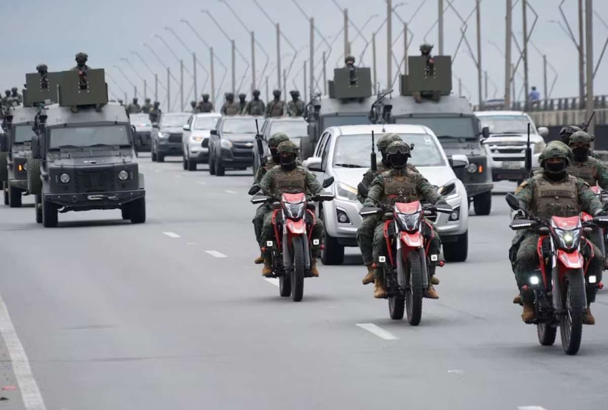 M&aacute;s de 30.000 militares intensifican la ofensiva de seguridad en Ecuador
