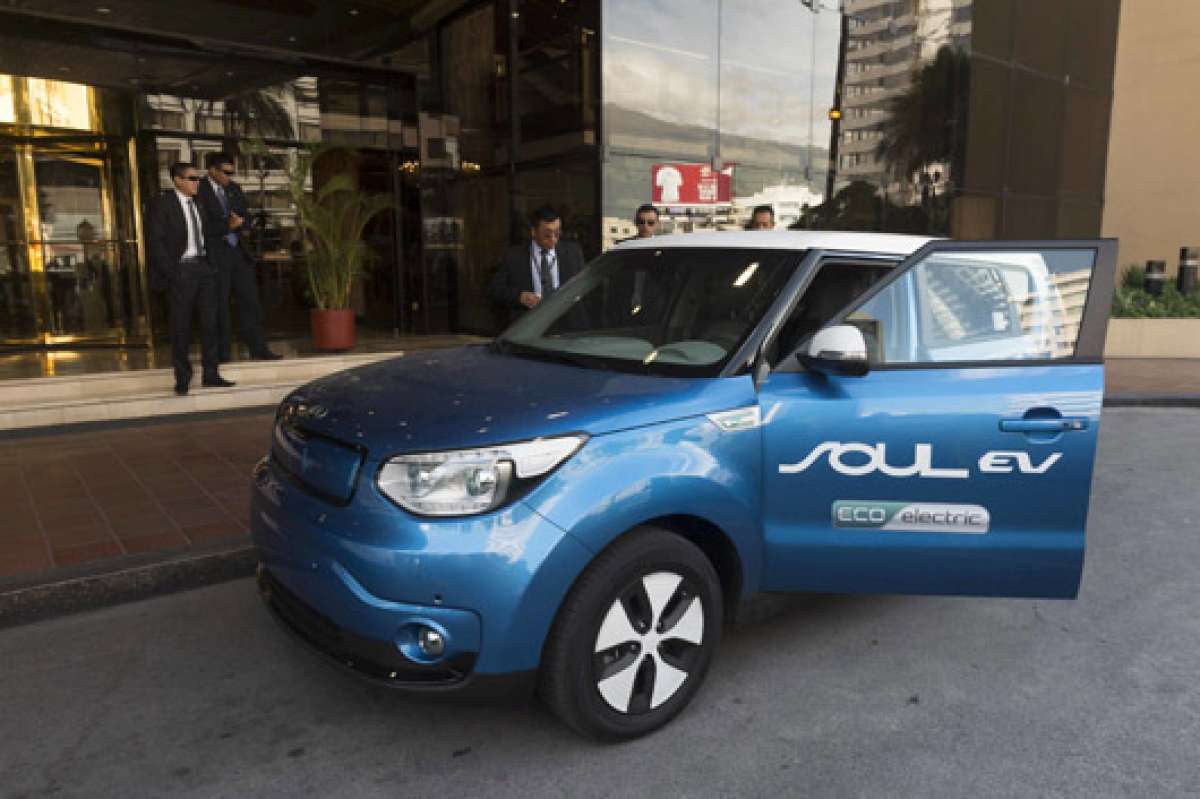 Autos el&eacute;ctricos con 0% de aranceles para importaci&oacute;n