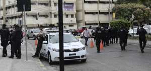 Para algunos trabajadores de la universidad el ambiente fue m&aacute;s tranquilo. Adem&aacute;s disminuy&oacute; la fuerza policial en los exteriores del rectorado.