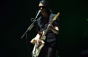 El guitarrista Stefan Olsdal en el festival de m&uacute;sica Mawazin