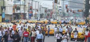 Los taxistas se concentraron en distintos puntos de Guayaquil en rechazo al incremento de los combustibles.