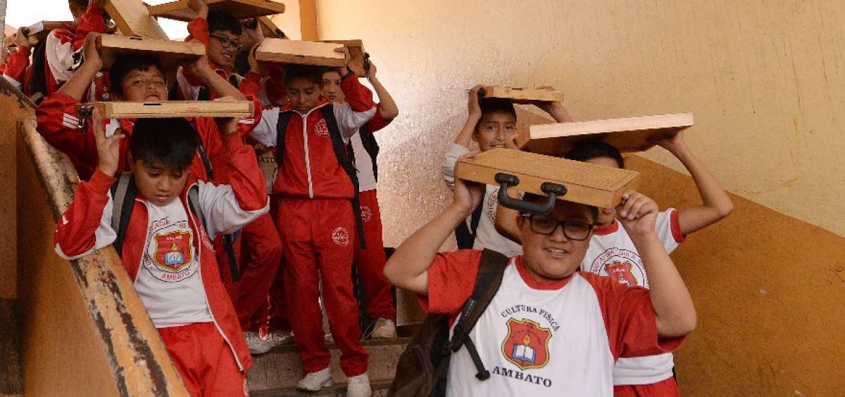 Gracias a ejercicios previos, durante el simulacro del pasado jueves se logr&oacute; reducir el p&aacute;nico y caos al momento de salir de las aulas, pasillos y grader&iacute;os.