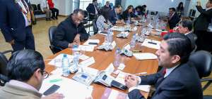 La mesa legislativa analiz&oacute; las propuestas realizadas por los convocados desde la Academia y gremios sociales respecto a la LOC.