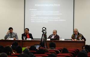 Los expositores debetieron el rol de los periodistas y la pol&iacute;tica. Foto: &Aacute;lvaro P&eacute;rez/ EL TEL&Eacute;GRAFO