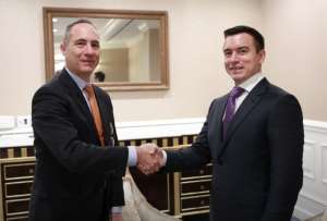 BID aprueba USD 250 millones para salud en Ecuador, así lo informó el presidente Noboa