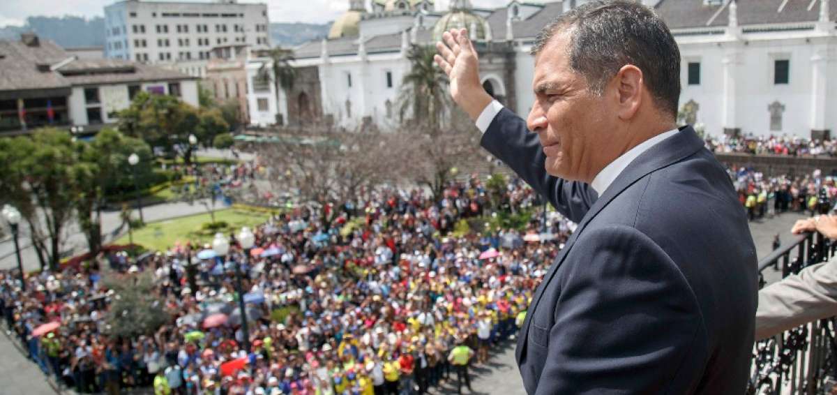 El presidente Correa lamenta que "el viejo pa&iacute;s" intente resucitar