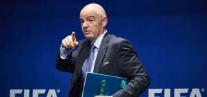Gianni Infantino, presidente de la FIFA, trabaja en un plan que pueda solventar las necesidades econ&oacute;micas de sus afiliados despu&eacute;s de la crisis. 