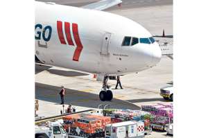 Concesionario del aeropuerto de Quito vende parte de sus acciones