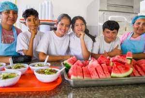 La alimentación escolar beneficiará a cerca de 20.000 niñas y niños de planteles educativos. 