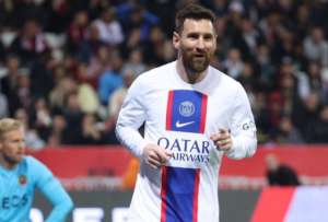 Lionel Messi se disculpa con el PSG por su viaje a Arabia
