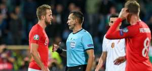 El partido debi&oacute; ser detenido hasta en dos ocasiones por los insultos de un sector del grader&iacute;o en el Stadion Vasil Levski.