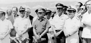 En el centro aparece el general Guillermo Rodr&iacute;guez Lara; a la izquierda de &eacute;l, el almirante Alfredo Poveda, su ministro de Gobierno y quien posteriormente lo sucediera en la Junta Militar. Foto: Archivo