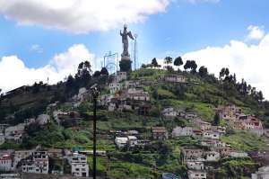 Las votaciones se pueden hacer a trav&eacute;s de www.quito.com.ec o enviando un mensaje sms al 8282 con la palabra Quito. Foto: Archivo