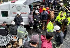 Equipos de rescate trabajaron en la mina tras la explosi&oacute;n que dej&oacute; nueve fallecidos.