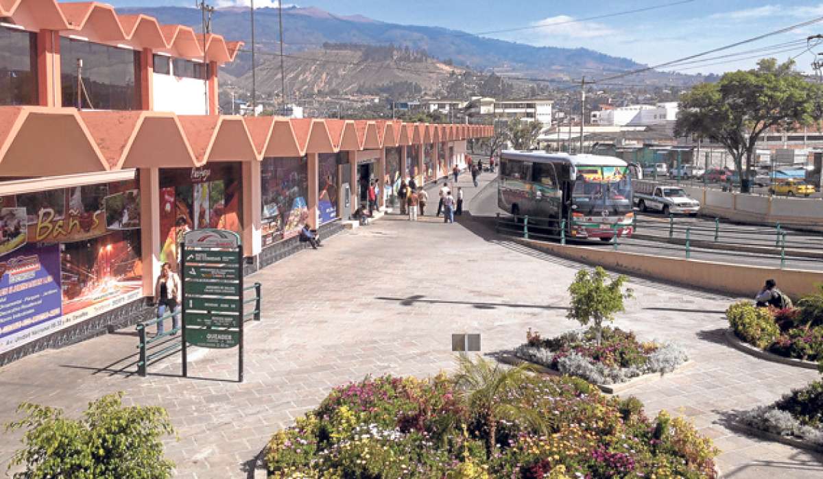 Cuando empiece a funcionar la central de pasajeros del sur, la actual situada en Ingahurco se convertir&aacute; en un sitio para los buses interparroquiales. Foto: Jos&eacute; Miguel Castillo / El Tel&eacute;grafo