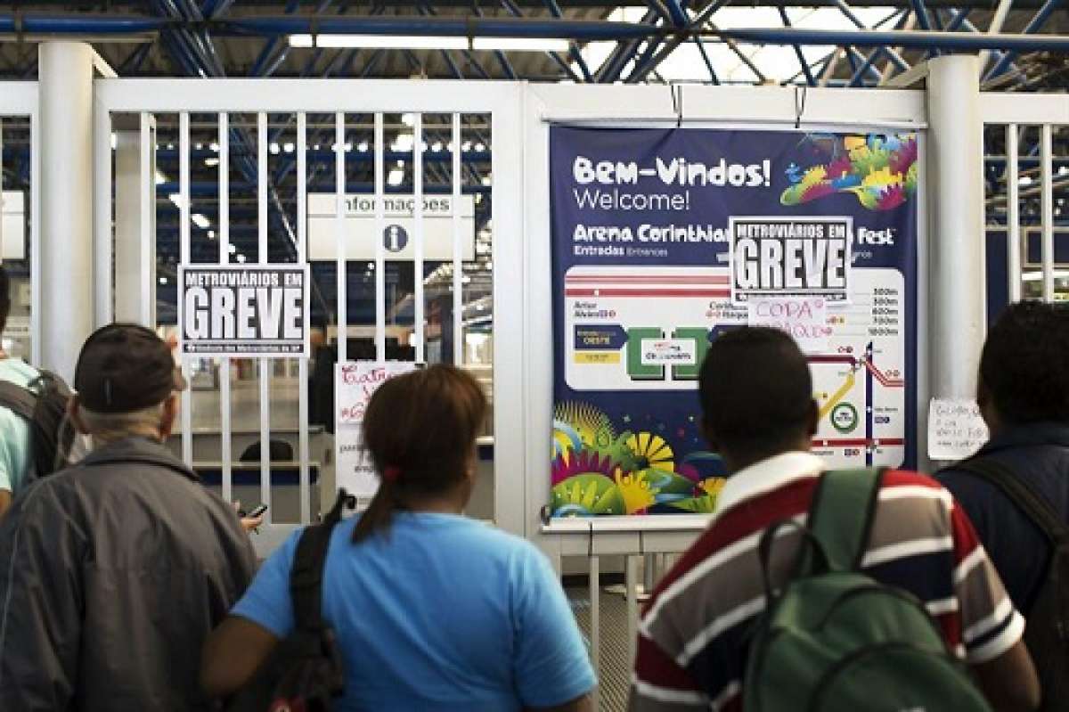 Los huelguistas exig&iacute;an un aumento salarial del 12,2 % frente al 8,7 % ofrecido por la compa&ntilde;&iacute;a p&uacute;blica responsable por la operaci&oacute;n del metro. Foto: EFE