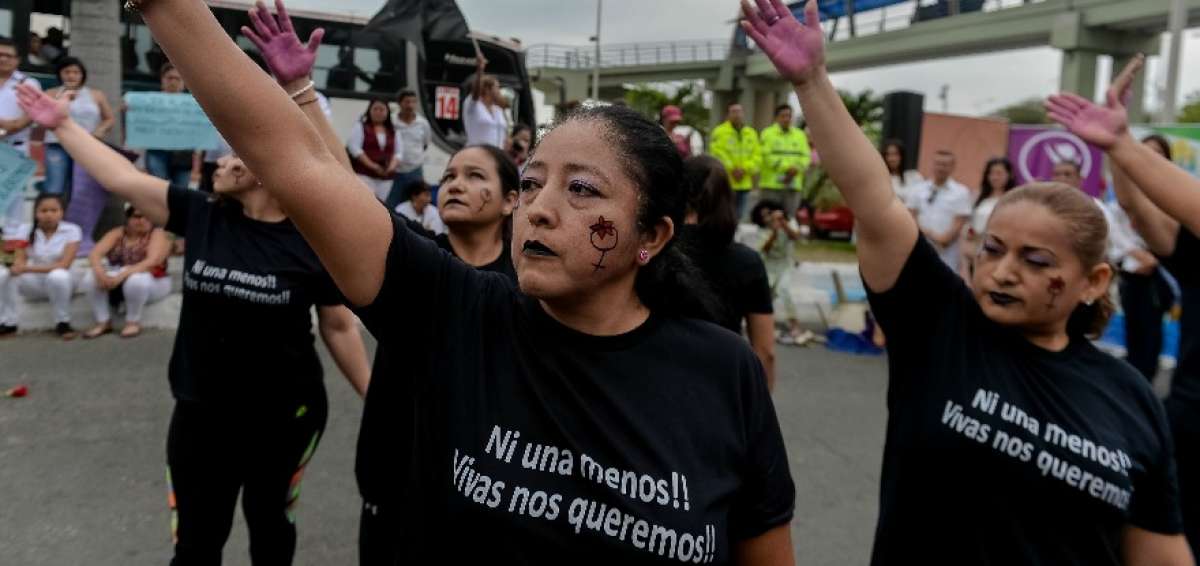 Con plant&oacute;n, Manta dice &iexcl;alto! a la violencia contra la mujer
