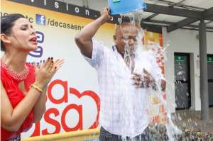 Ice Bucket Challenge llega a TC Mi Canal con donaciones reales