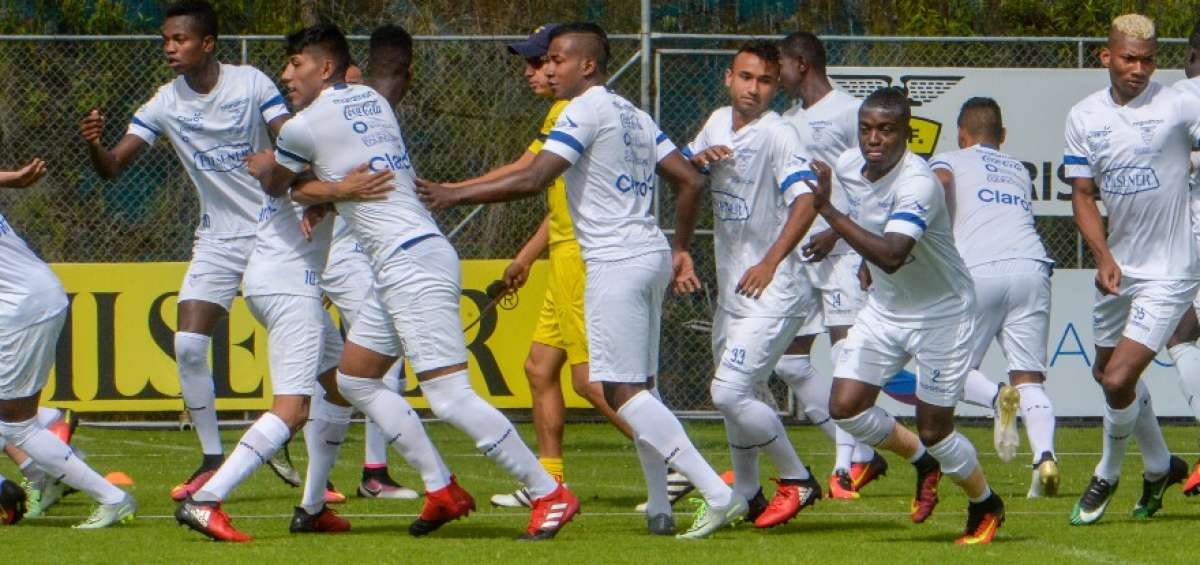 La 'Tri' se entrena a doble jornada