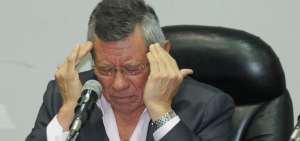 Carlos Villac&iacute;s, presidente de la FEF, no podr&aacute; salir del pa&iacute;s por 90 d&iacute;as. 