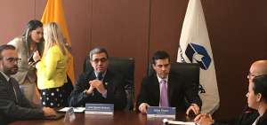 Jos&eacute; Agusto (izq.) y Pablo Flores recalcaron la importancia de este concurso para revalorizar el crudo ecuatoriano y atraer m&aacute;s ingresos.