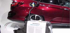 Honda lanza nuevo modelo de coche de hidr&oacute;geno