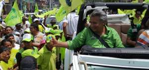 Len&iacute;n Moreno acepta condici&oacute;n para di&aacute;logo de Red de Maestros