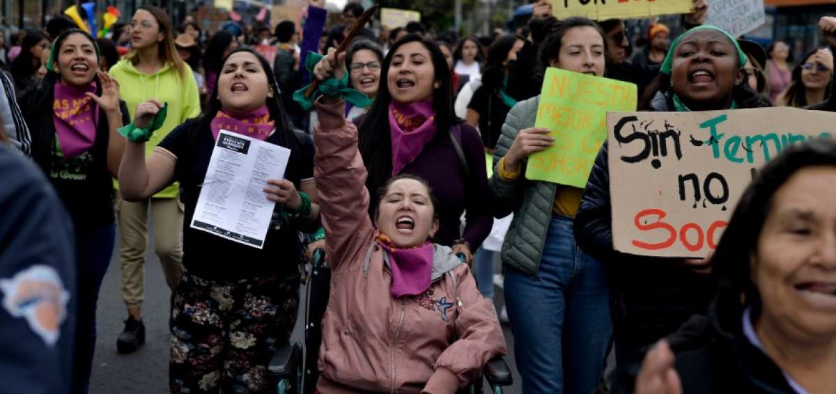 Marcha de la No Violencia de G&eacute;nero record&oacute; a las v&iacute;ctimas de femicidio