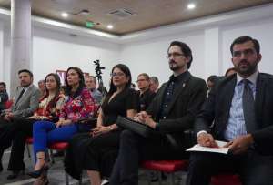 Académicos y profesionales del sector debatieron sobre los retos de la medicina y la mejora en la calidad de atención sanitaria en Ecuador.