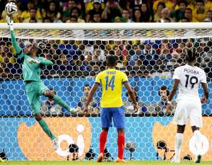 Alex&aacute;nder Dom&iacute;nguez, arquero de la Tri, fue elegido por la FIFA como mejor jugador del partido entre Ecuador-Francia.