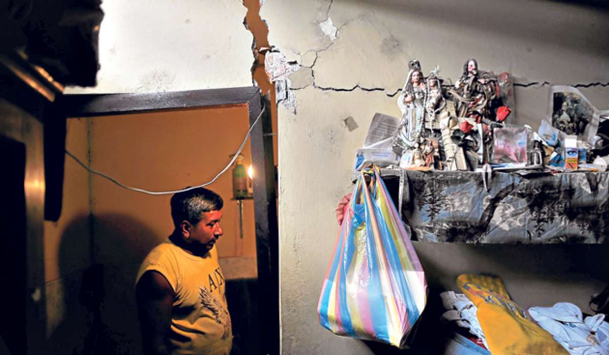 Las casas de San Pablo lucen pr&aacute;cticamente destruidas; pese a ello hay personas que a&uacute;n no dejan la zona. Foto: Rodolfo P&aacute;rraga / El Tel&eacute;grafo