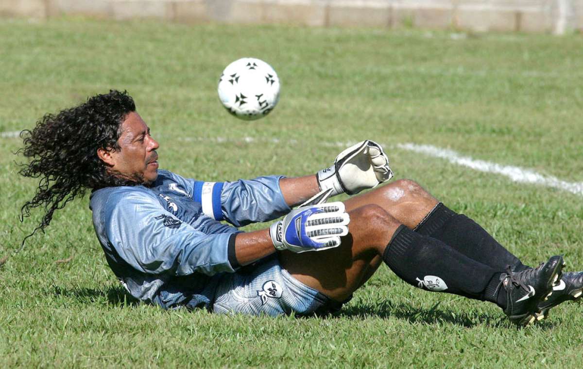 Higuita felicita al Aucas por su ascenso 