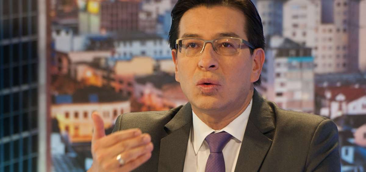 El ministro de Educaci&oacute;n Fander Falcon&iacute; presidi&oacute; el evento.